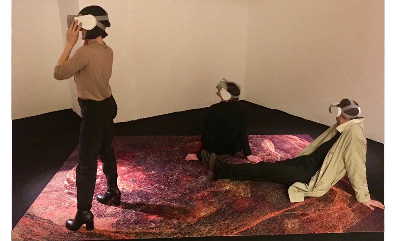 installation view of floats at oracle Berlin by simon speiser, Virtual Reality